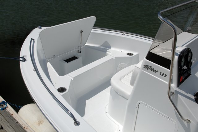... Center console is an open hull boat where the console of the boat is in ... ... Center console is an open hull boat where the console of the boat is in ...